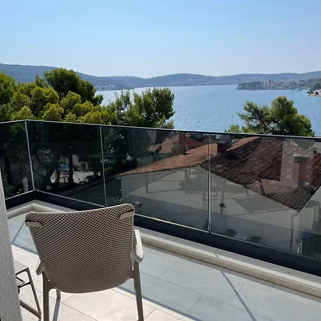 Апартаменты With Pool & Sea View